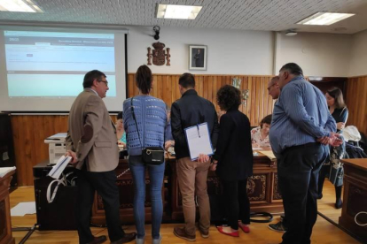 Recuento de votos en la Junta Electoral de Zona de Astorga
