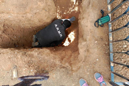 Los cuerpos están a casi dos metros, en una fosa sin identificar en el cementerio de Villafranca