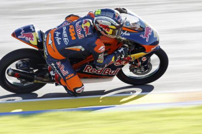 El alemán Sandro Cortese, ya campeón de Moto3, en los entrenamientos de este sábado en Cheste.