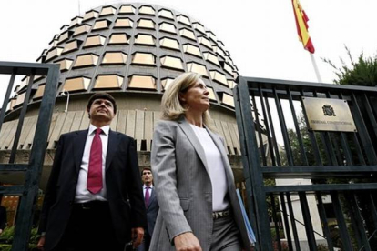 La abogada General del Estado, Marta Silva, tras presentar el recurso contra la ley de consultas catalana este mediodía en el Tribunal Constitucional