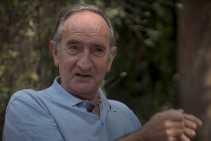 El psiquiatra Cándido Polo en un fotograma del documental ‘Los ángeles caídos’. DL