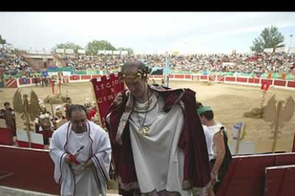 El César tomó asiento para disfrutar del circo romano, un evento que contó con gran aceptación popular.