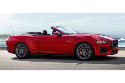 Los nuevos coupé y convertible elevan el atlético listón del incombustible Mustang. frd