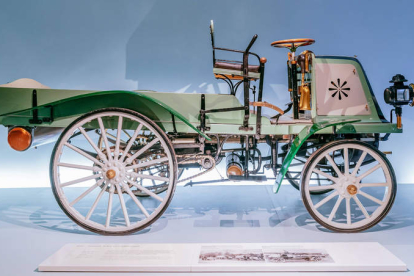 Vehículo comercial motorizado Daimler 1899… el pionero.