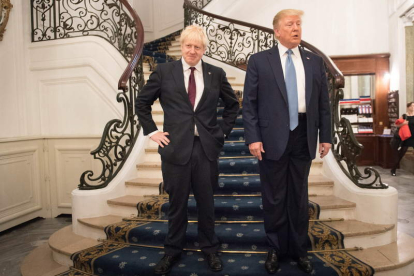 Boris Johnson y Donald Trump en una reunión del G-8. STEPHAN ROUSSEAU
