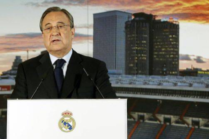 El presidente del Madrid, Florentino Pérez, durante un acto en el Santiago Bernabéu.