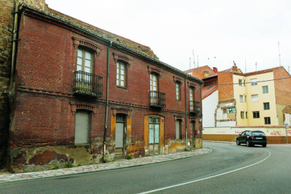 Casas que van a demoler en la calle de los Cubos, números 9 y 29. FERNANDO OTERO