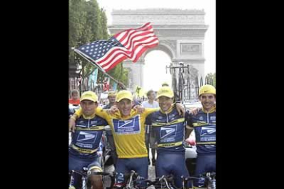 El equipo US Postal ganó casi 600.000 euros en premios en el Tour de Francia ciclista, la parte más importante (400.000 euros) corresponde al cheque para Lance Armstrong.