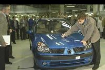 Unos cien periodistas fueron acreditados para cubrir la visita del piloto revelación de la temporada de Fórmula 1 a las instalaciones de la Fasa Renault en Valladolid.