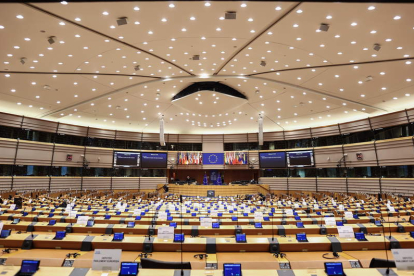 El Parlamento de la Unión Europea ayer, preparado para la sesión plenaria. KENZO TRIBOUILLARD