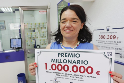 En la administración de Loterías número 4  de Ponferrada se ha sellado el boleto de Euromillones  que ha ganado El Millón. L. DE LA MATA