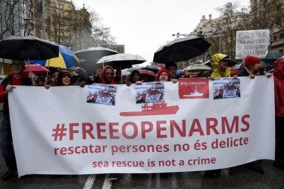 Manifestación a favor de Proactiva Open Arms en Barcelona.