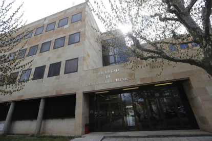 Facultad de Ciencias del Trabajo de la Universidad de León. JESÚS F. SALVADORES