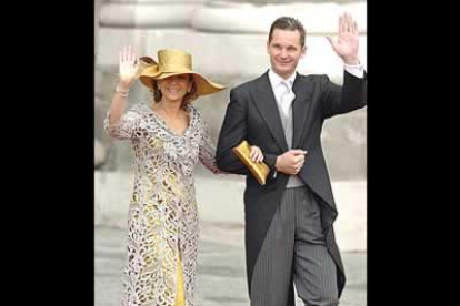 La infanta Cristina y su marido, Iñaki Urdangarín, duques de Palma, a su entrada a la Catedral de La Almudena.