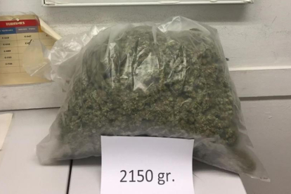 Bolsa de marihuana requisada por la Guardia Urbana