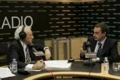 El periodista Luis del Olmo entrevistó ayer a José Luis Rodríguez Zapatero en Punto Radio