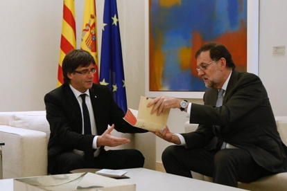 Puigdemont y Rajoy, en la entrevista que mantuvieron en la Moncloa en abril del 2016