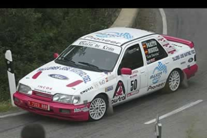 El piloto Pakito García durante la Subida a Riego en una de las curvas del trayecto.