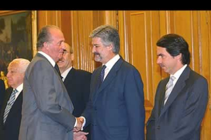 También acudieron a la toma de posesión los presidentes del Congreso y del Senado, un muy sonriente Manuel Marín y Javier Rojo.