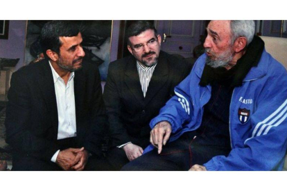 Reunión sostenida el pasado miércoles en La Habana entre el líder cubano Fidel Castro (d) y el presidente iraní, Mahmud Ahmadineyad (i).