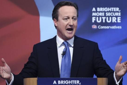 Cameron, en la presentación de su programa electoral, en Swindon, este martes.