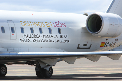 Un avión en el aeropuerto de León. ICAL