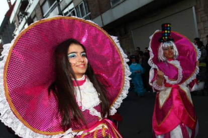 Desfile del domingo, en el que se desempolvan los trajes del año pasado | Ramiro