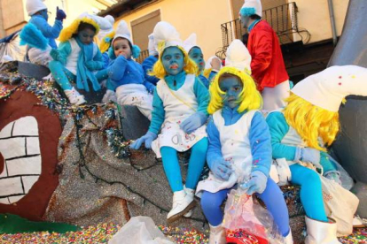 Pitufos en el desfile infantil del lunes | Ramiro