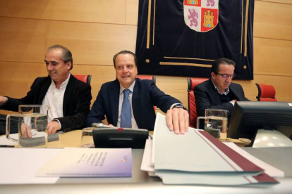 El presidente del Consejo de Cuentas de Castilla y León, Mario Amilivia, presenta en las Cortes el Informe de Fiscalización de la Cuenta General de la Comunidad, ejercicios 2016 y 2017