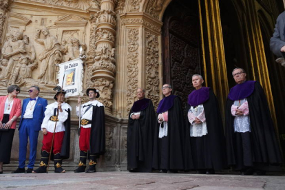 La Real Bandera de Clavijo (Ramiro I) y el Imperial Pendón de San Isidoro (Alfonso VII) celebraron La Zuiza. J. NOTARIO