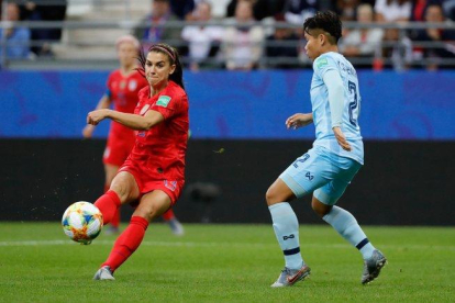 Morgan marca uno de sus cinco goles a Tailandia en el Mundial femenino.