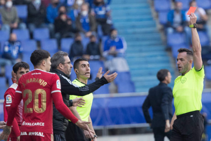 Naranjo fue expulsado sin tan siquiera saltar al terreno de juego en el partido del 31 de diciembre ante el Real Oviedo. AURELIO FLÓREZ