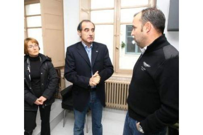 Los representantes sindicales bercianos, durante la presentación