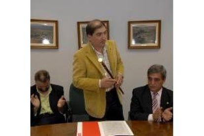 José Pellitero con el bastón de mando, tras ser nombrado alcalde