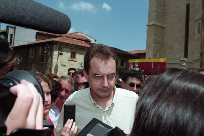 José Luis Rodríguez Zapatero, en la manifestación por Miguel Ángel Blanco el 11 de julio. DL