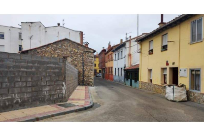 En las obras se han invertido casi diez mil euros con cargo al consistorio roblano. DL
