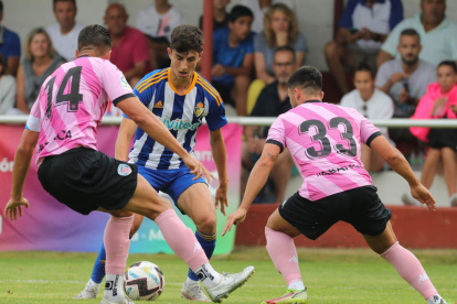 La Ponferradina afronta un nuevo partido amistoso, en esta ocasión ante el Racing de Ferrol. L. DE LA MATA