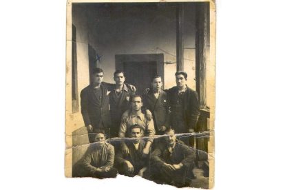Presos de la Revolución de 1934 en la cárcel de Ponferrada,  hoy Museo del Bierzo. ARMH /. L. DE LA MATA