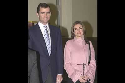 La mayor parte de los diseñadores que han opinado sobre el estilo de la futura reina coinciden en que es demasiado sobria.