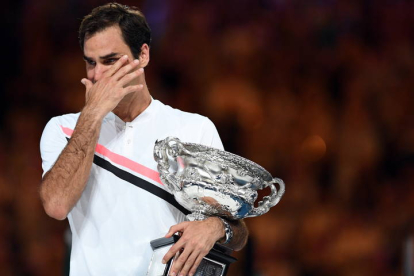 Roger Federer pone fin a su carrera como tenista profesional con 20 Grand Slam en su palmarés. LUKAS COCH