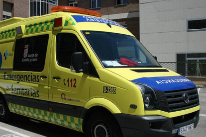 Ambulancia del servicio de emergencias de Castilla y León. 112