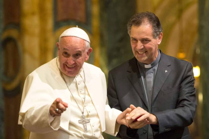 El papa Francisco y Ángel Fernández Artime. DL