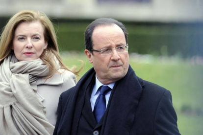 Valérie Trierweiler y François Hollande, el pasado abril, en Tulle.
