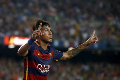 Neymar celebra el gol que marcó ante la Roma en el trofeo Gamper celebrado el 5 de agosto.