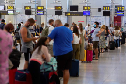 El aeropuerto de Málaga, ayer, después de que Alemania incluya a España en los países con riesgo. C. DÍAZ