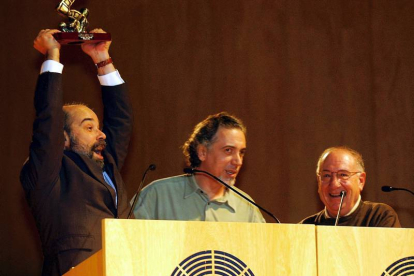 Gala de entrega de premios del festival de jóvenes realizadores 'Ciudad de Zaragoza' en 2002. Foto: ROGELIO ALLEPUZ