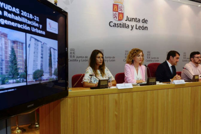 Suárez-Quiñones hizo balance del plan 2018-21, con fondos del Estado y la Comunidad. NACHO GALLEGO