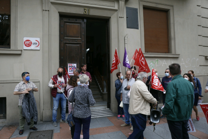 Protesta en la Subdelegación del Gobierno en León. FERNANDO OTERO