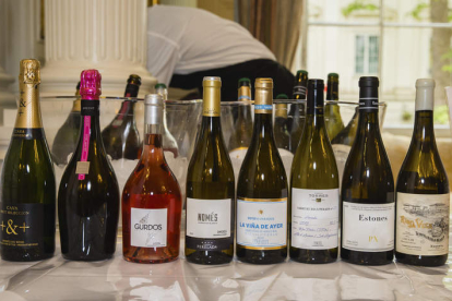 El Gurdos, de bodegas Gordonzello, junto a otros vinos españoles premiados en Inglaterra. DL