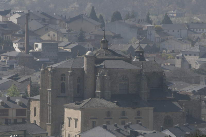 Villafranca del Bierzo, en una foto que refleja toda su belleza arquitectónica. ANA F. BARREDO